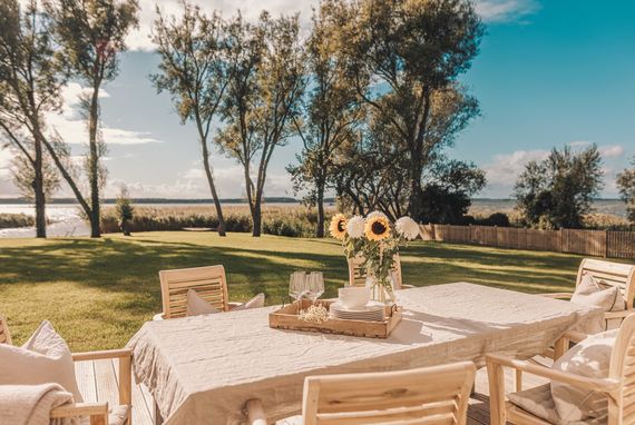 Watermark Usedom - Ferienhaus Woge - Terrasse mit Panorama-Wasserblick