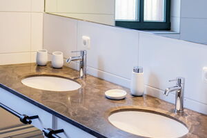 Lerchenhof Haus Storchennest Appartement 3 - Bad mit Dusche