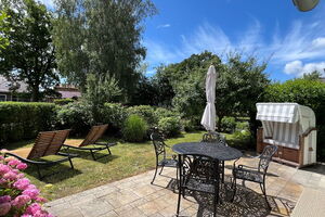 Ferienhaus Malve - Terrasse und Garten