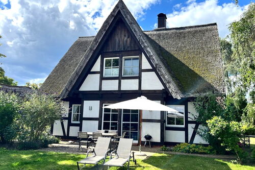 Ferienhaus Flieder - Terrasse und Garten