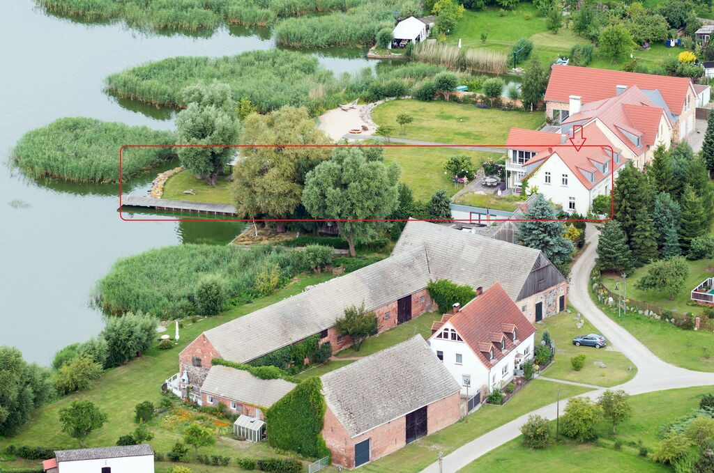 Ferienhaus Peeneblick - Luftaufnahme von der Exklusivlage am Peenestrom