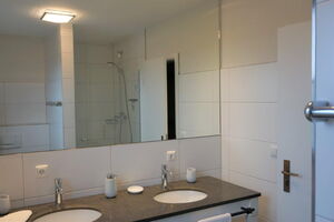 Lerchenhof Haus Storchennest Appartement 7 - Bad mit Dusche