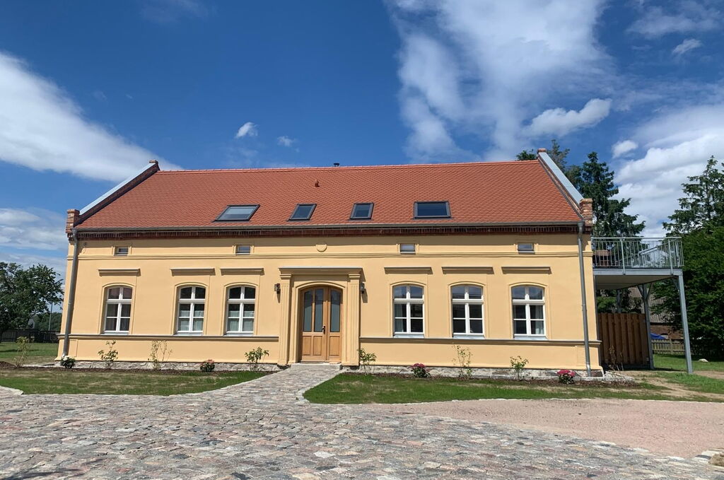 Gutshof Liepe - Außenansicht mit Vorhof