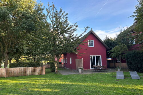 Lerchenhof Reestow Haus Kiebitz mit eingezäuntem Garten